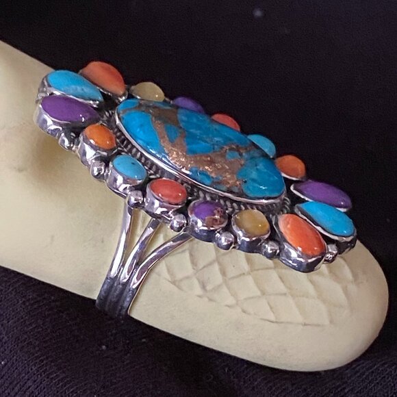 Sterling Silver 925 Ring. Turquoise with matrix stone surrounded by 16 stones. - Picture 2 of 4